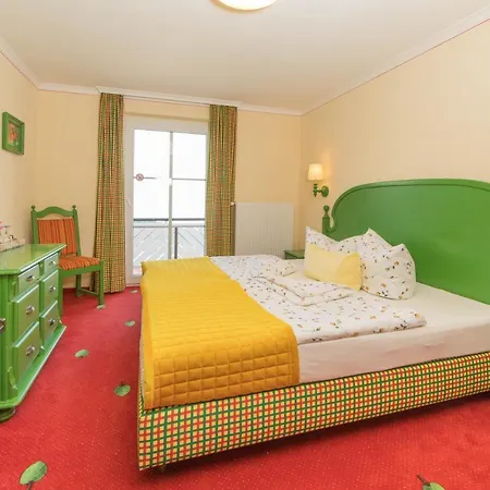 Berghof Gruener Baum 3* 萨巴赫瓦登