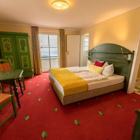 Berghof Gruener Baum 3* 萨巴赫瓦登